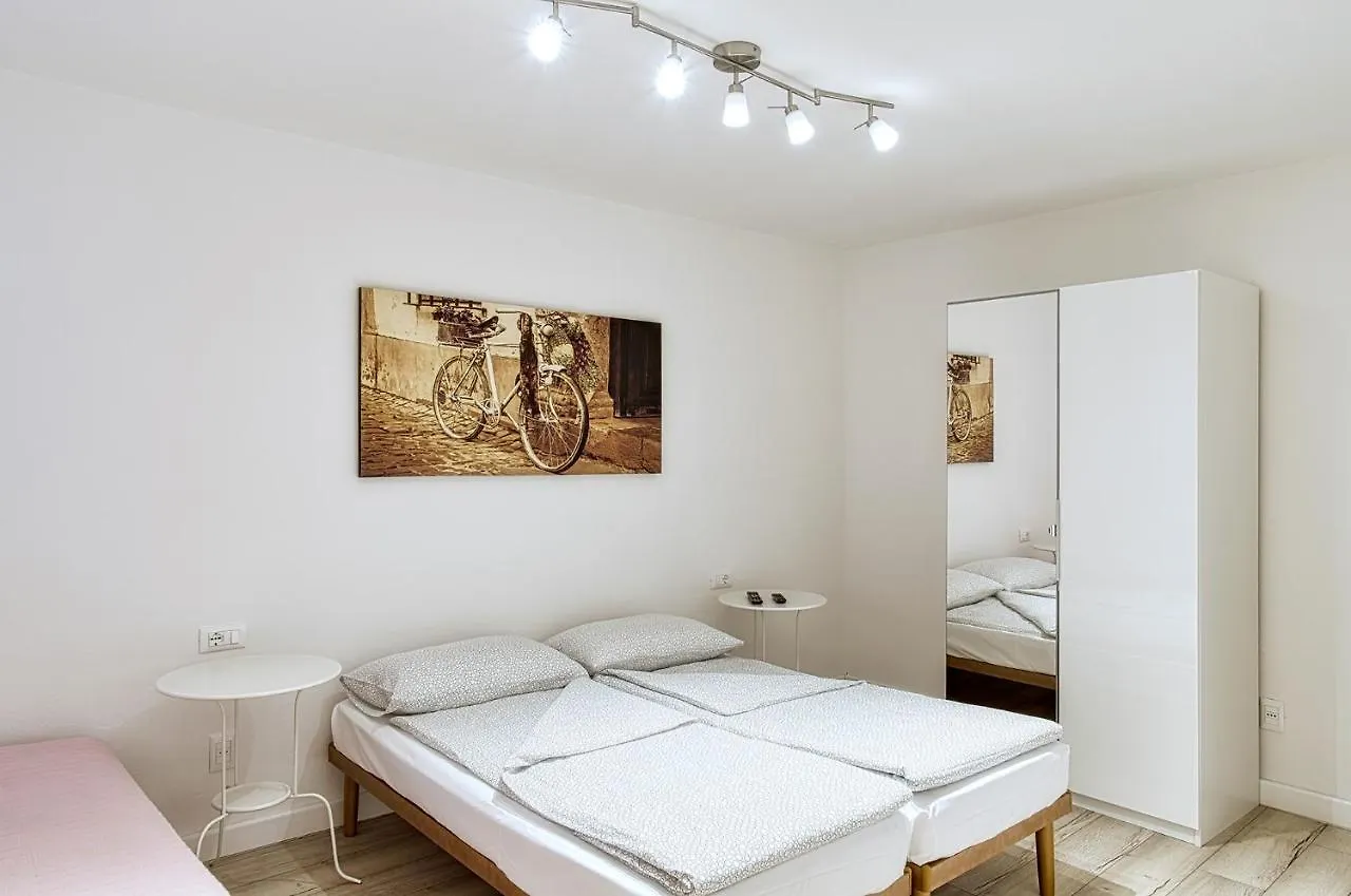 Casa Raffaele Villa Malcesine 0*,